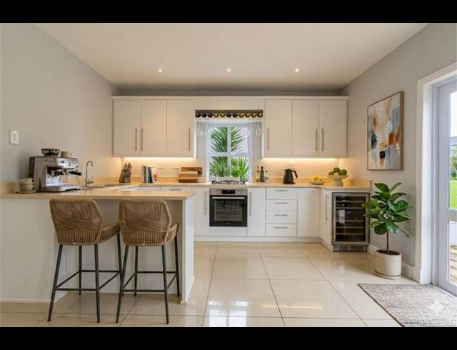 4 BEDROOM TOWNHOUSE FOR SALE IN GARLINGTON ESTATE